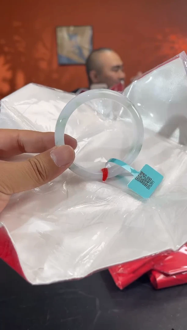 未镶嵌手镯翡翠11