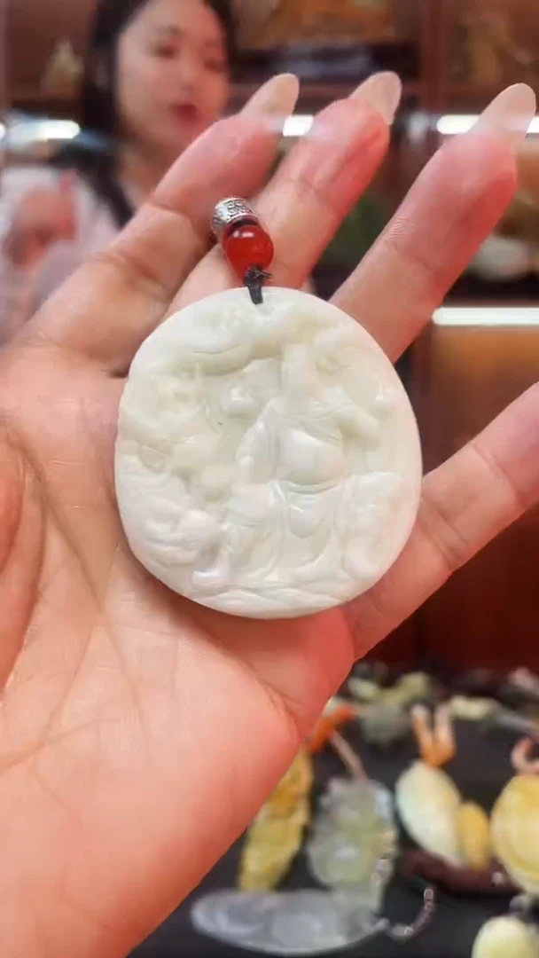 未镶嵌蛇纹石玉吊坠