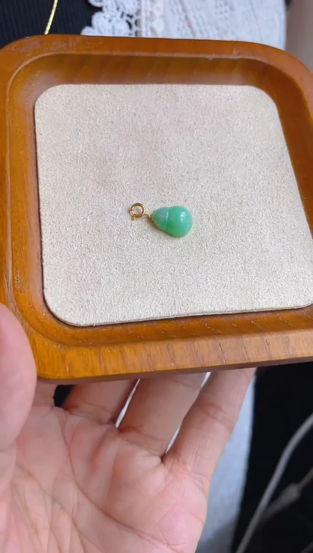 【闪购商品】翡翠颈饰18K金镶嵌假一赔三