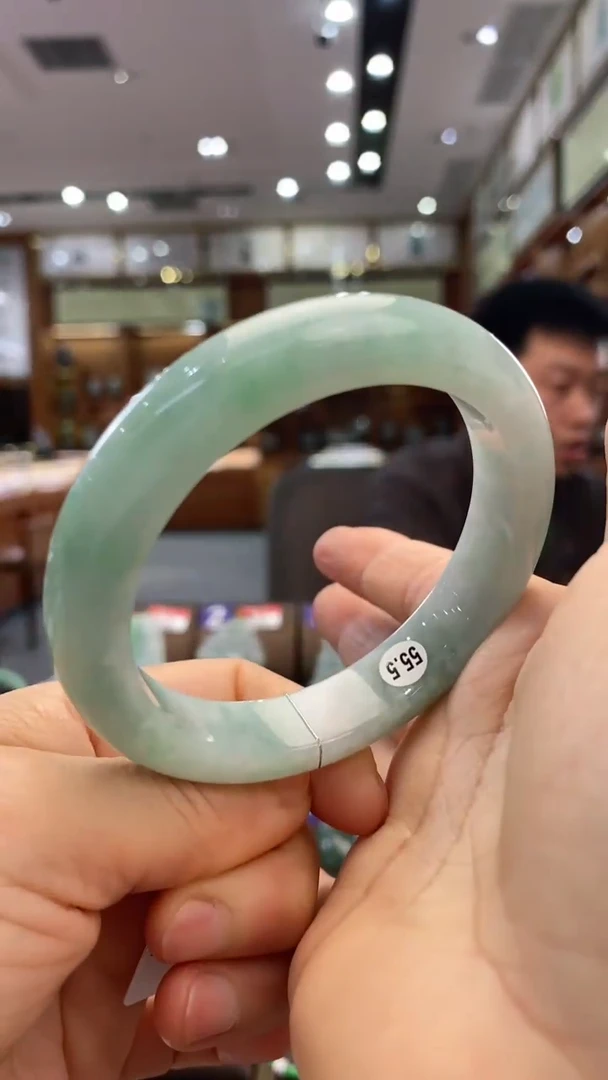 翡翠手镯未镶嵌55.5正圈手镯