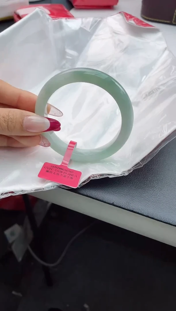 【闪购商品】翡翠手镯未镶嵌翡翠手镯28