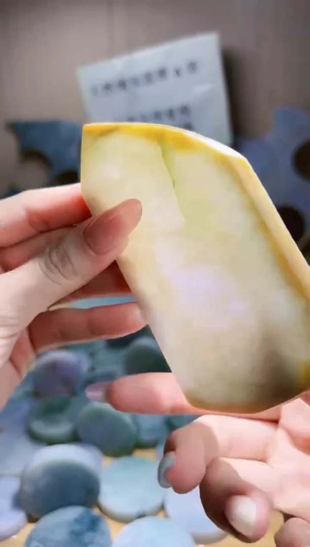 翡翠未镶嵌颈饰翡翠A货 温谭823