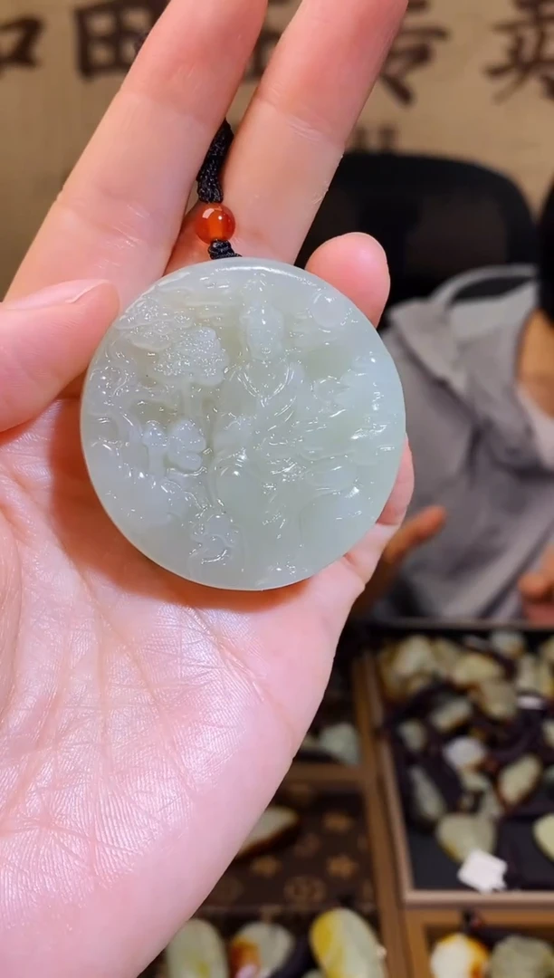 和田玉未镶嵌颈饰1