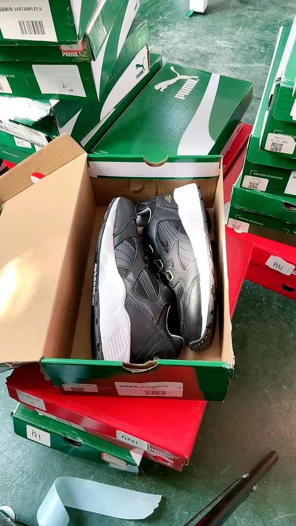 彪马时尚休闲运动鞋37M  Y30