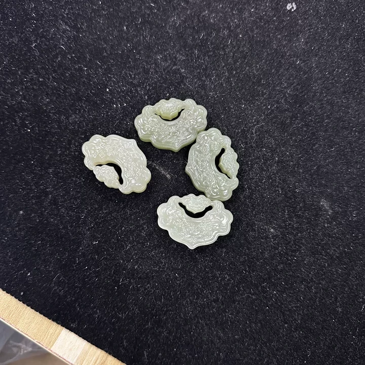 和田玉锁吊坠多样性发货拍一个发一个-590697