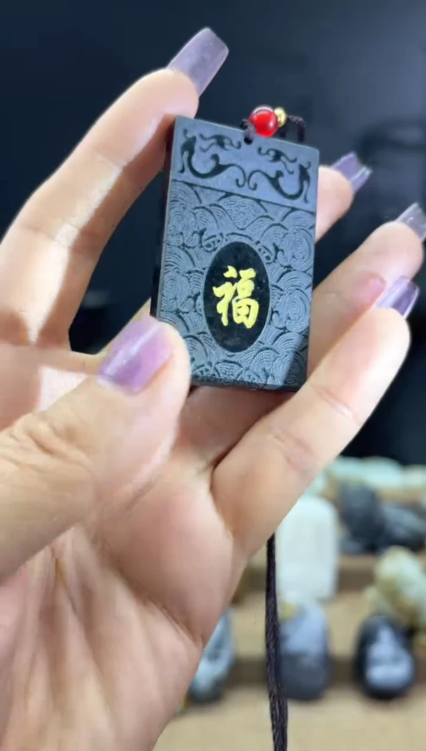 颈饰未镶嵌和田玉1