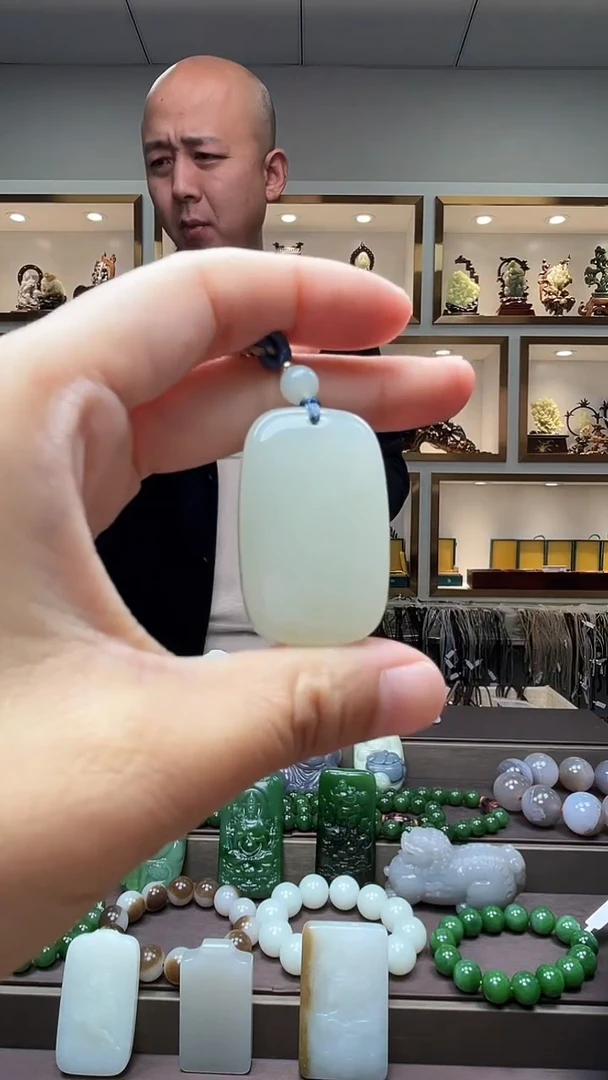 【闪购商品】和田玉颈饰未镶嵌苏