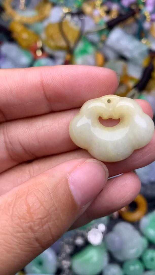 颈饰未镶嵌翡翠缅甸翡翠吊坠