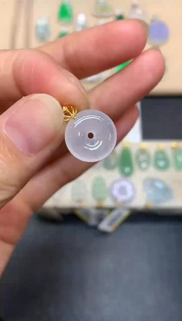 颈饰18K金镶嵌翡翠平安扣【无服务费