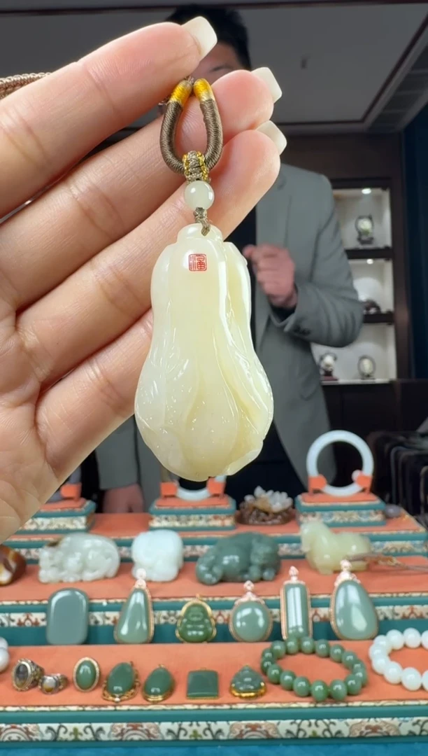 颈饰未镶嵌和田玉佩佩