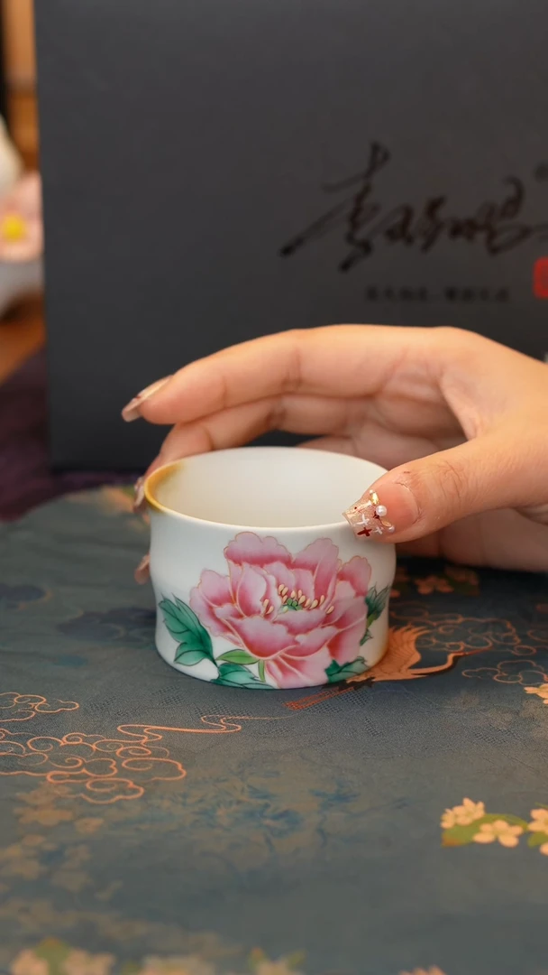 【闪购商品】国色芳华竹节杯······