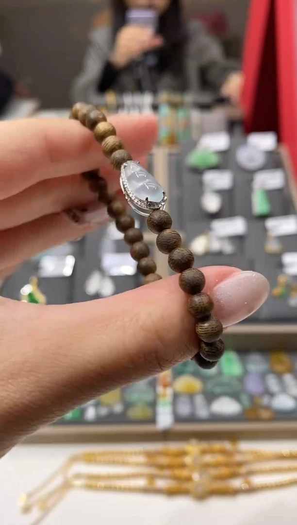 18K金镶嵌手链翡翠手串