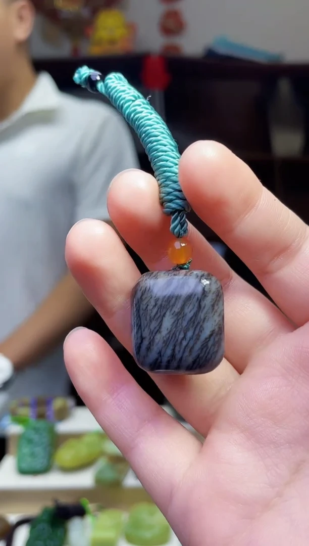 和田玉未镶嵌颈饰1