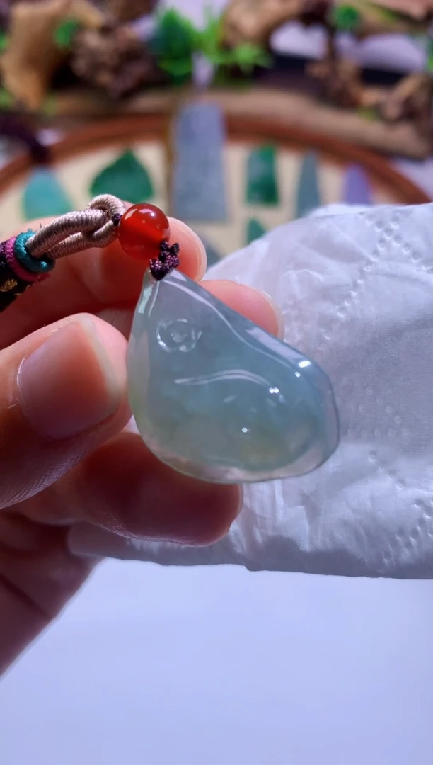 翡翠未镶嵌颈饰
