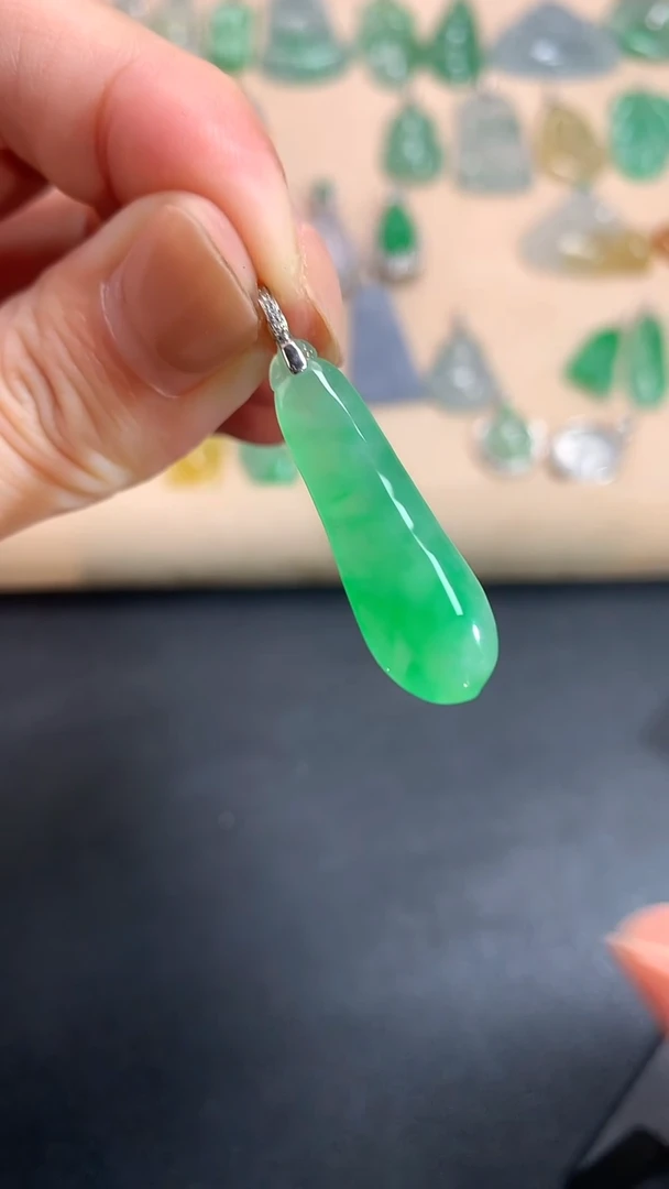 翡翠18K金镶嵌吊坠(不含链)福瓜|3500+0