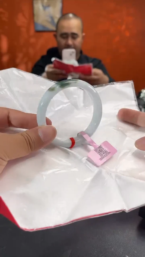 未镶嵌手镯翡翠3