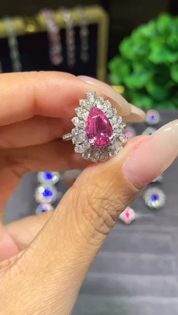 戒指彩色蓝宝石18K金镶嵌2.04ct