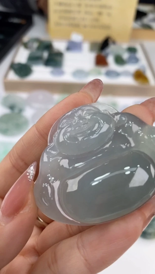 【闪购商品】翡翠吊坠(赠链)未镶嵌24500/静静聊翠