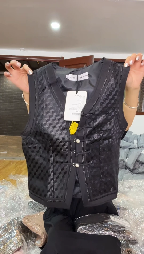 马甲       L码        105-115斤