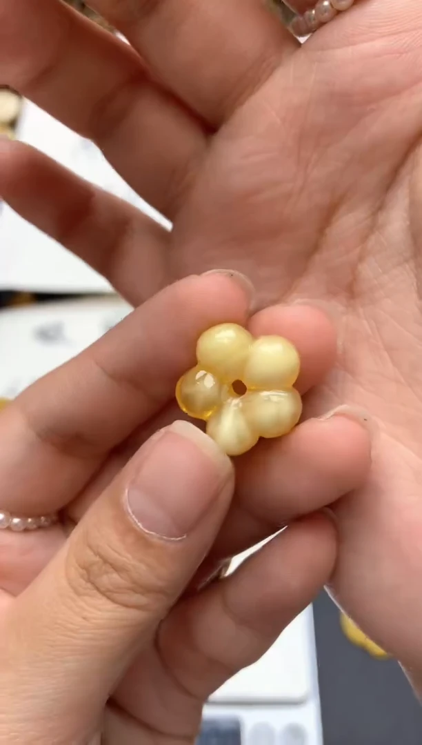 【闪购商品】琥珀珠宝奇石未镶嵌070琥珀蜜蜡花粉有纹小坑介意勿拍
