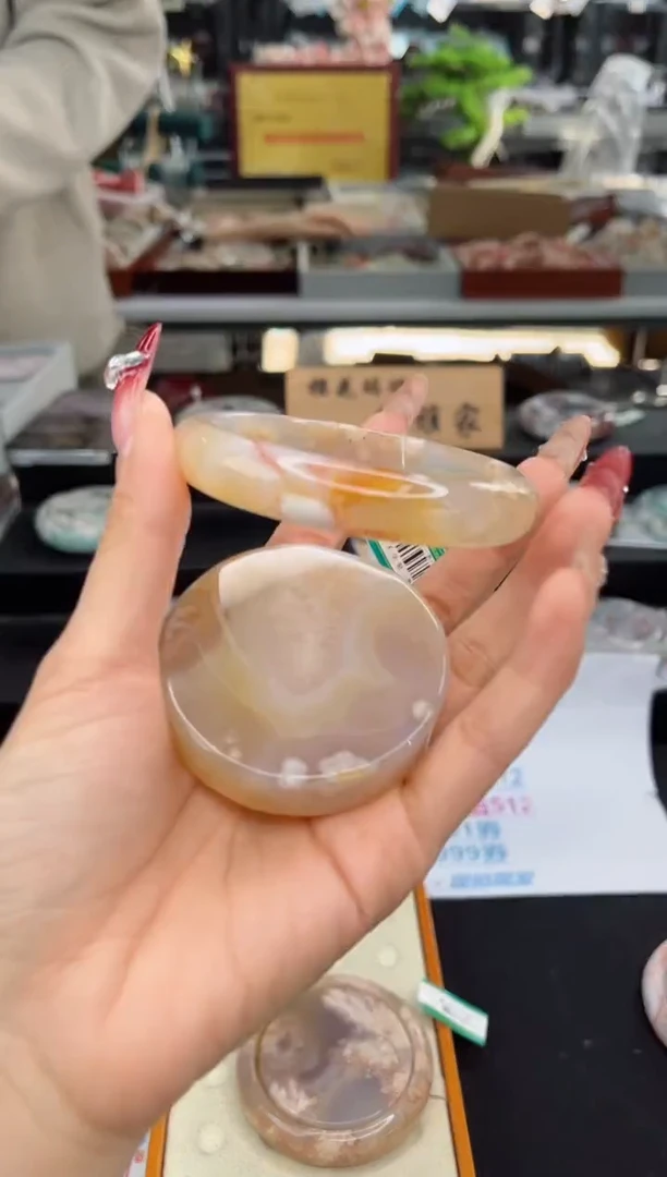 【闪购商品】石英质玉手镯未镶嵌61圈口（赠品镯心）36666734