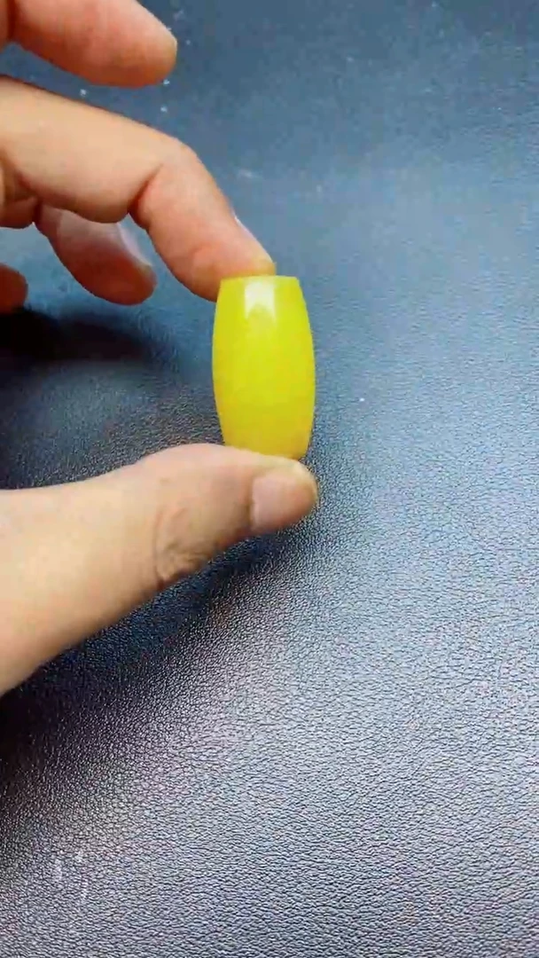 琥珀颈饰未镶嵌桶珠