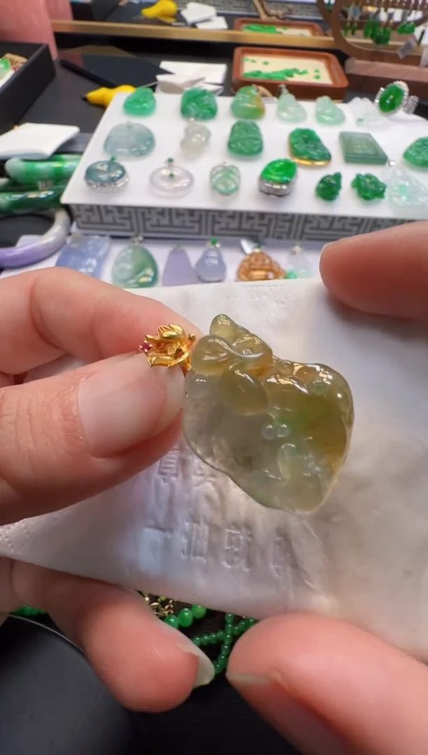 翡翠18K金镶嵌吊坠(不含链)2980