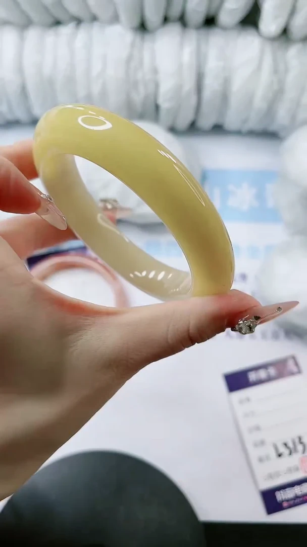 【闪购商品】石英质玉手镯未镶嵌多样性发货L313-65