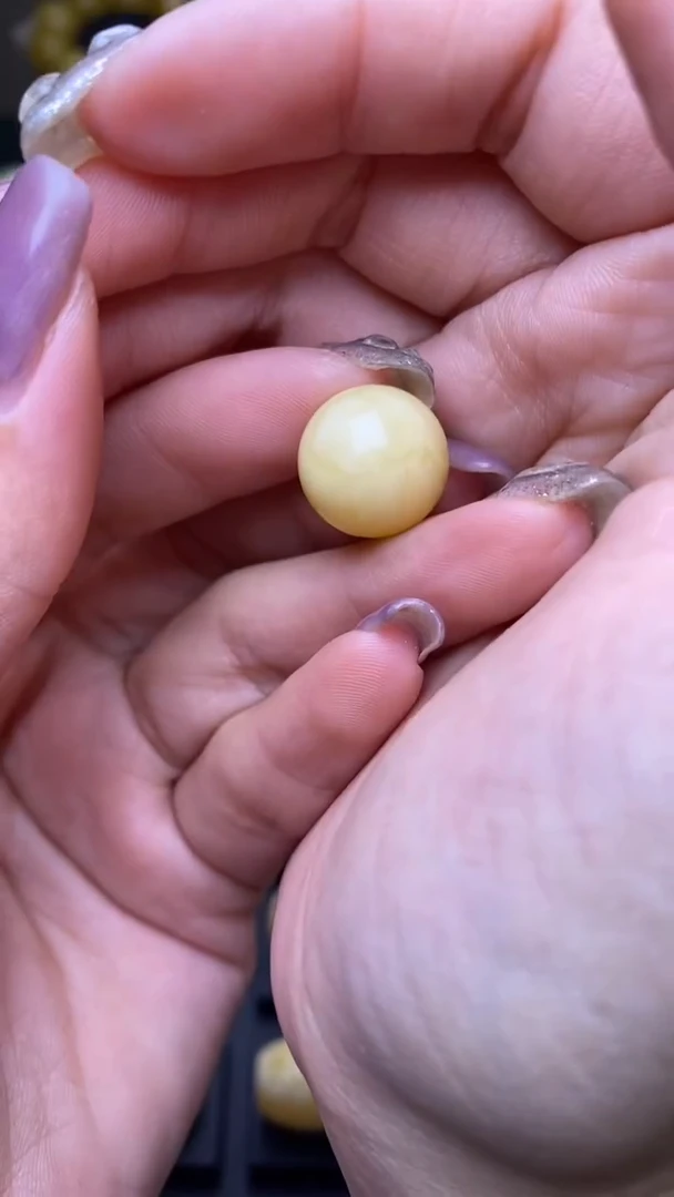 【闪购商品】琥珀裸石未镶嵌葵. 48