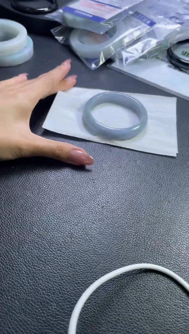 未镶嵌手镯定制翡翠毛*蚊手镯