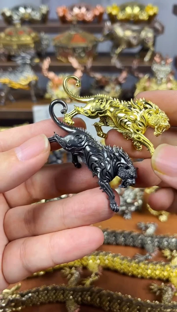 玄虎黄铜摆件金色