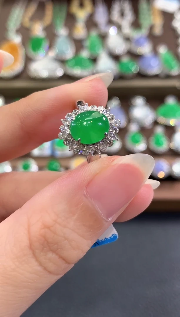 18K金镶嵌戒指翡翠b216