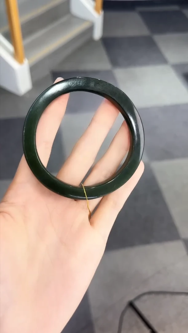 【闪购商品】和田玉未镶嵌手镯多样性发其一