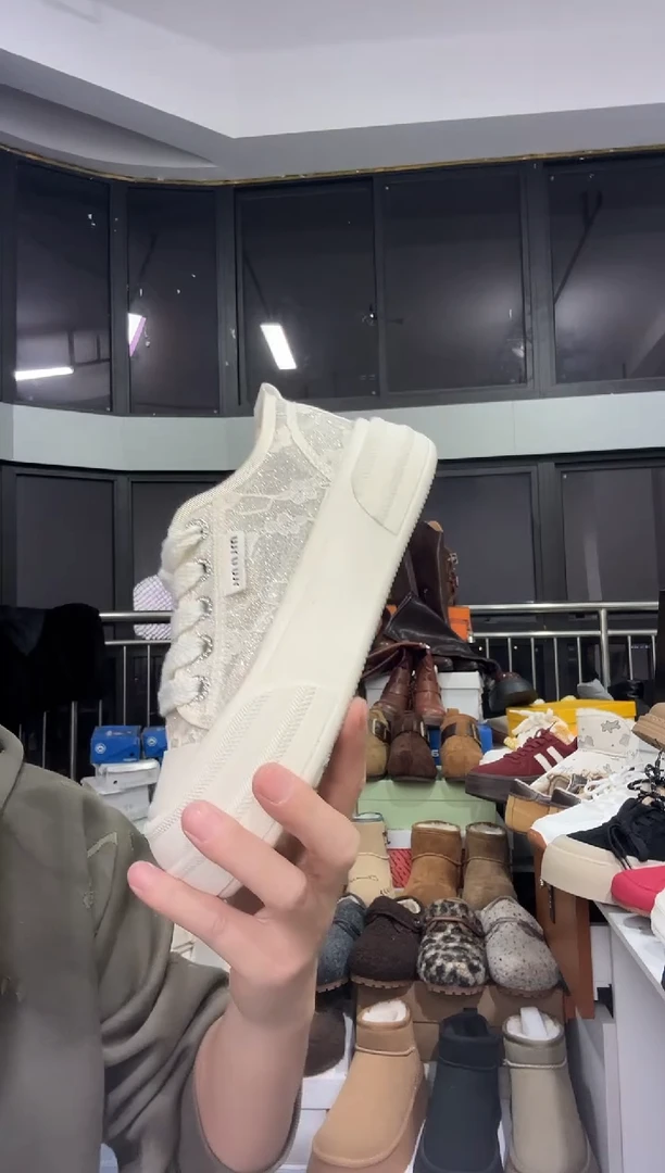 九**，蕾丝网面厚底圆头板鞋孤品36码不退