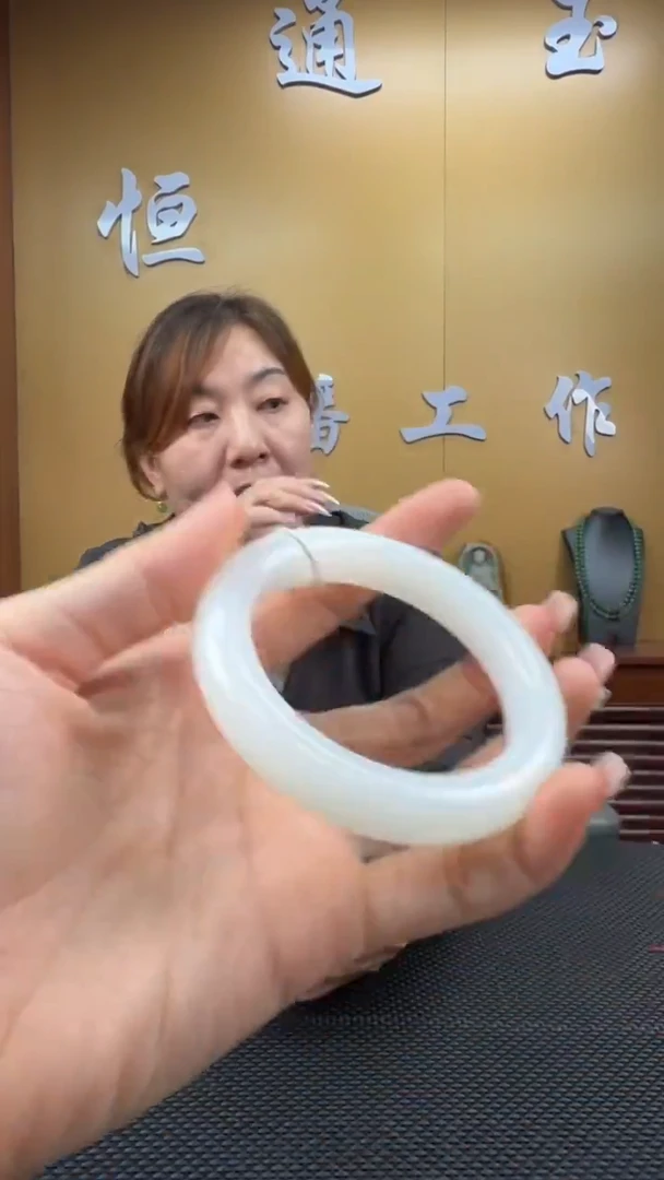 颈饰未镶嵌和田玉手镯55