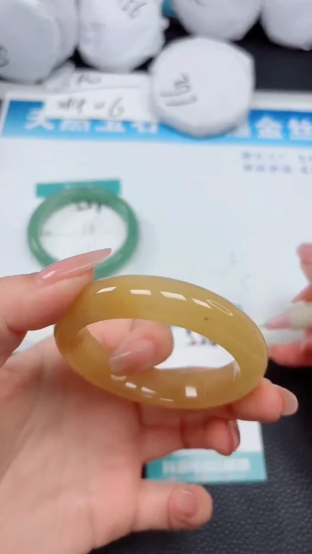 【闪购商品】石英质玉手镯未镶嵌538