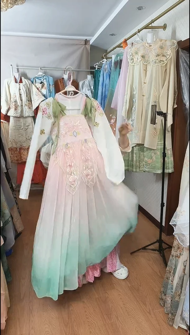 孤品汉服 高品质特价 偶有微瑕 NO退NO换 介意勿拍