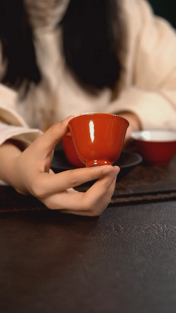 【闪购商品】杯云霞珍藏古彩珊瑚红纯色描金铃铛杯