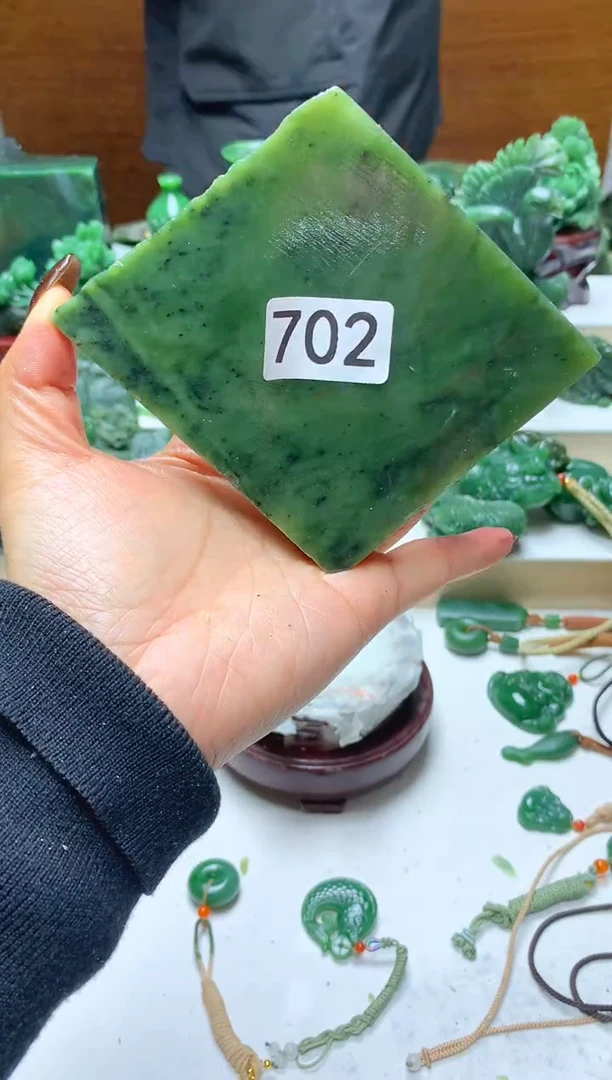 未镶嵌和田玉摆件1