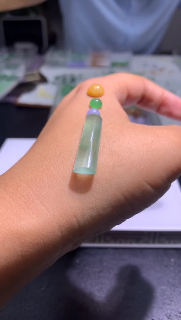 定制翡翠未镶嵌毛货