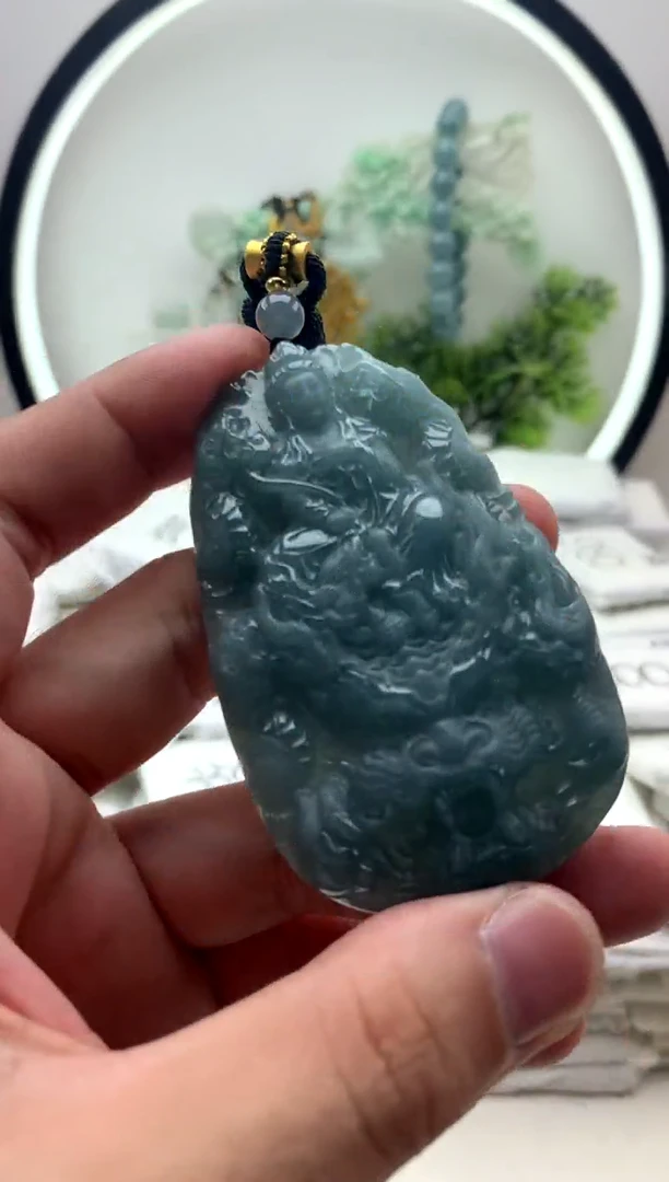 翡翠未镶嵌颈饰文殊