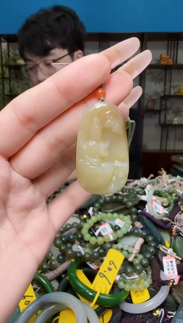 颈饰未镶嵌和田玉1