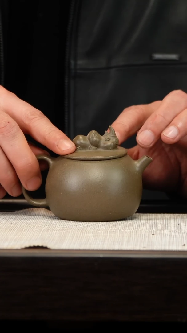 茶壶紫砂蟹壳青犀牛