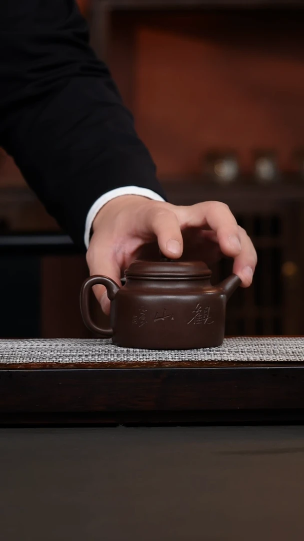 茶壶紫砂老紫泥浮雕山水德钟