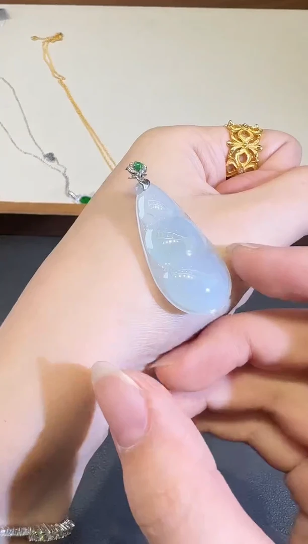 颈饰18K金镶嵌翡翠X1125-512-323