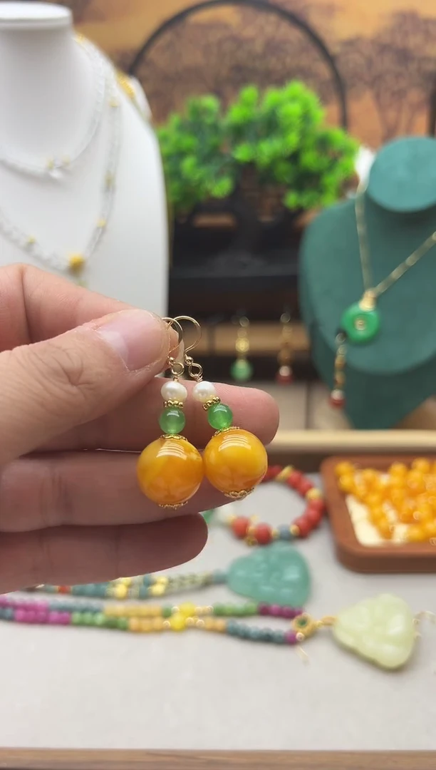 14K金镶嵌蜜蜡耳饰E230