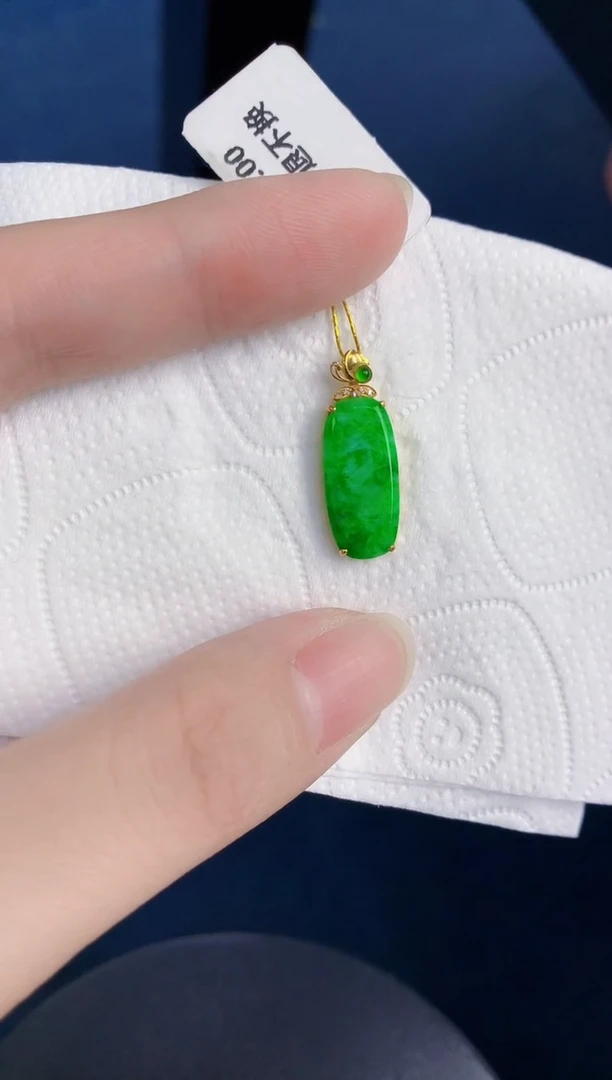 颈饰18K金镶嵌翡翠天然翡翠缅甸A货