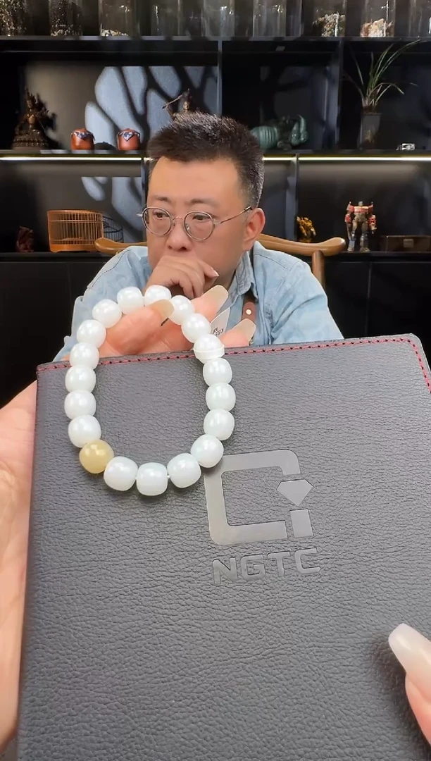 颈饰未镶嵌和田玉10*11mm白玉老型手串