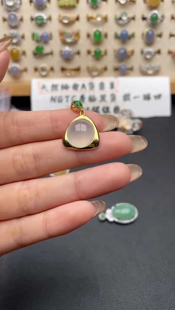 翡翠银S925镶嵌吊坠(赠链)一物一证一礼盒