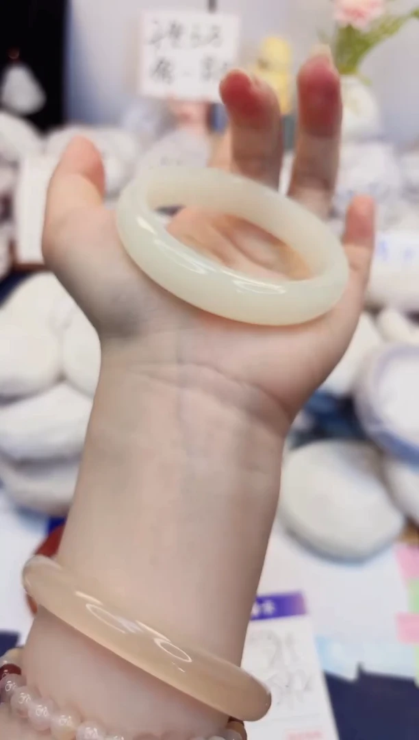 【闪购商品】石英质玉手镯未镶嵌273-玉兰白-圈口54